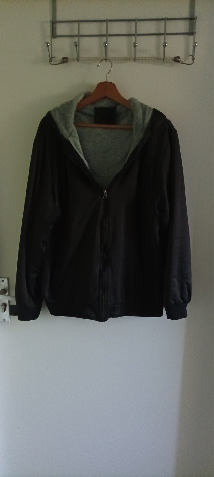 Zwarte herenjas met capuchon en teddy voering maat XL, Kleding | Heren, Jassen | Zomer, Onbekend, Zwart, Maat 56/58 (XL), Ophalen of Verzenden