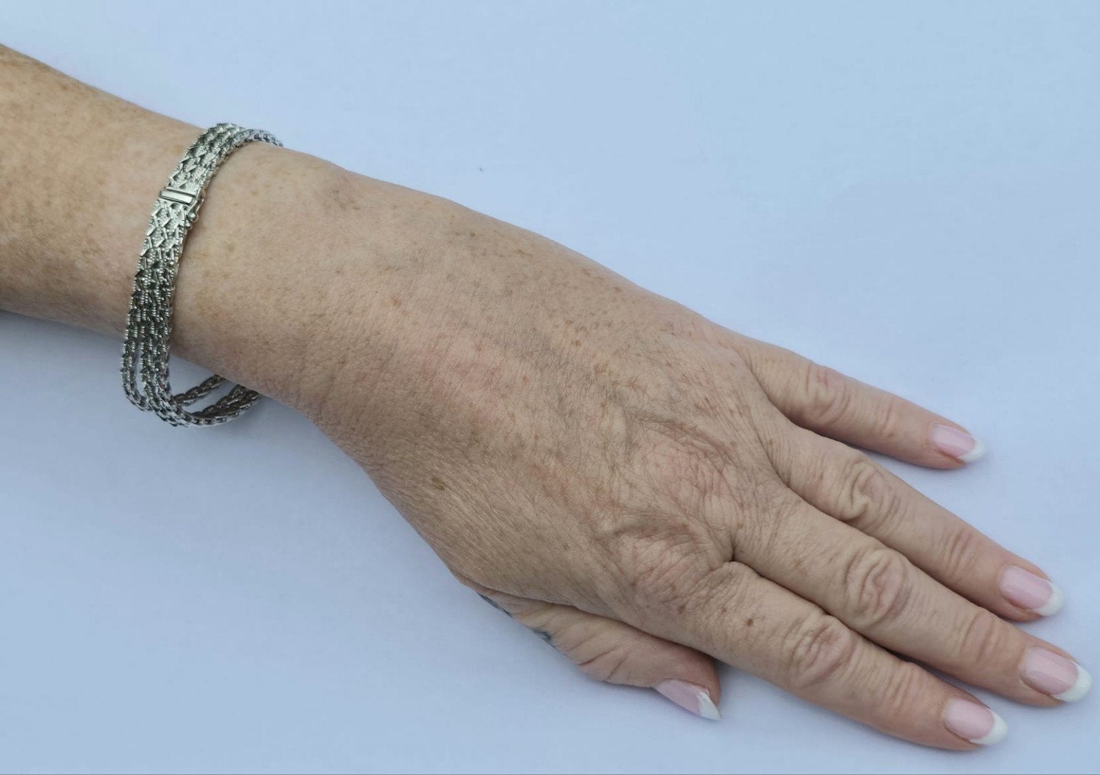 Zilveren Armband 3 Rijen met Veiligheidsslot
Zilverkeur 835, Verzenden, ., ., .