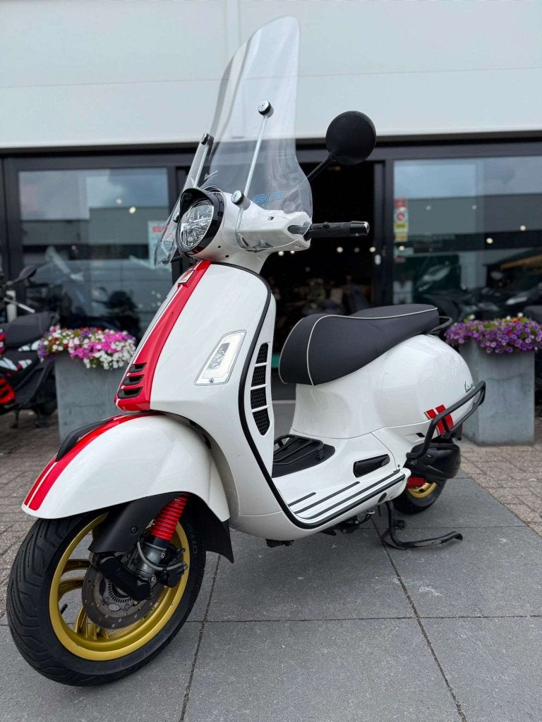 Vespa GTS 300 cc Racing Sixteen, Niet ingevuld, Bedrijf, Niet ingevuld, Minimaal motorrijbewijs A2