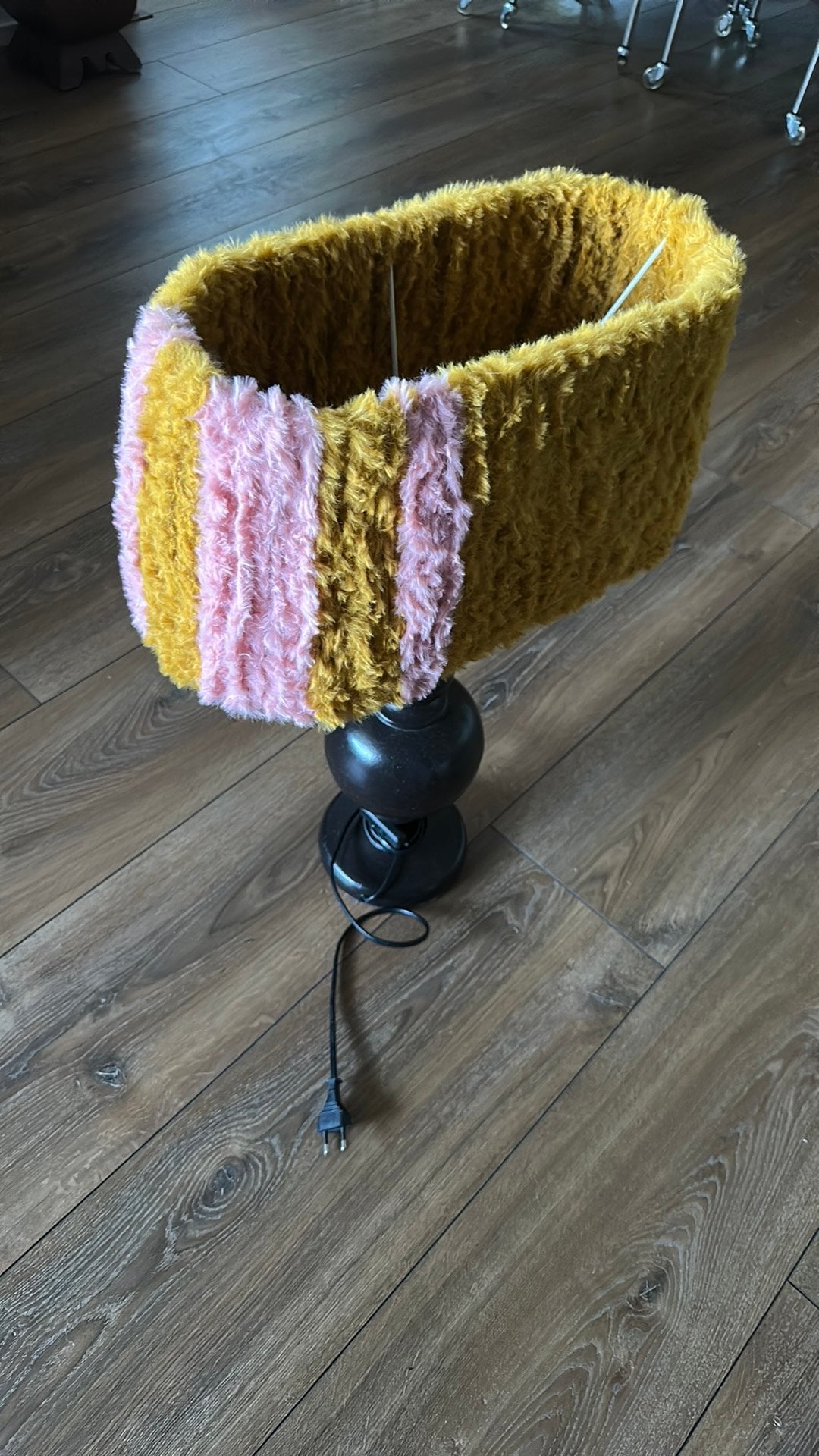 Schemerlamp met opgepimpte ovale kap, Huis en Inrichting, Ophalen, Gebruikt, 20 cm, Bruin