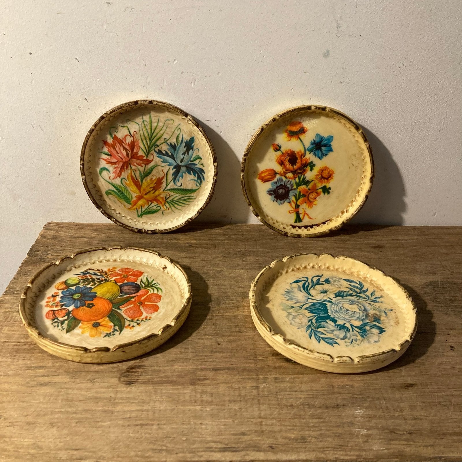 4 Vintage Kunststof Onderzetters met Bloemenprint, Antiek en Kunst, Ophalen of Verzenden