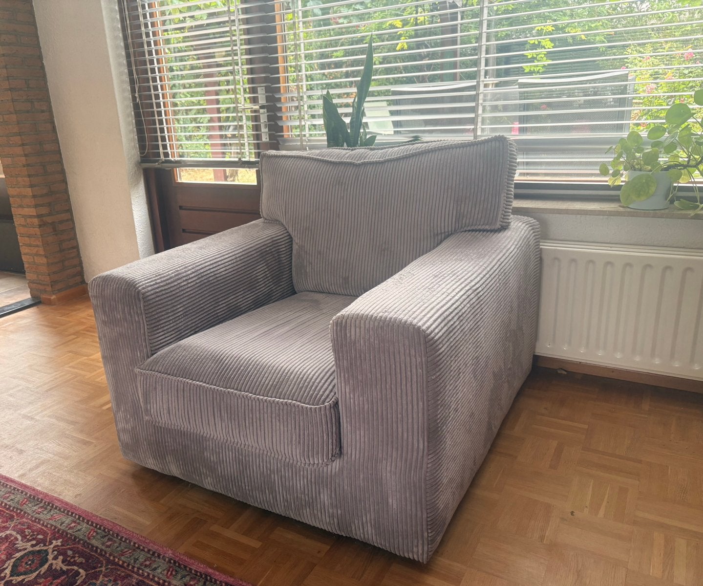Ruime corduroy fauteuil – grijs/taupe, Huis en Inrichting, Fauteuils, Ophalen, Zo goed als nieuw, 75 tot 100 cm, Stof