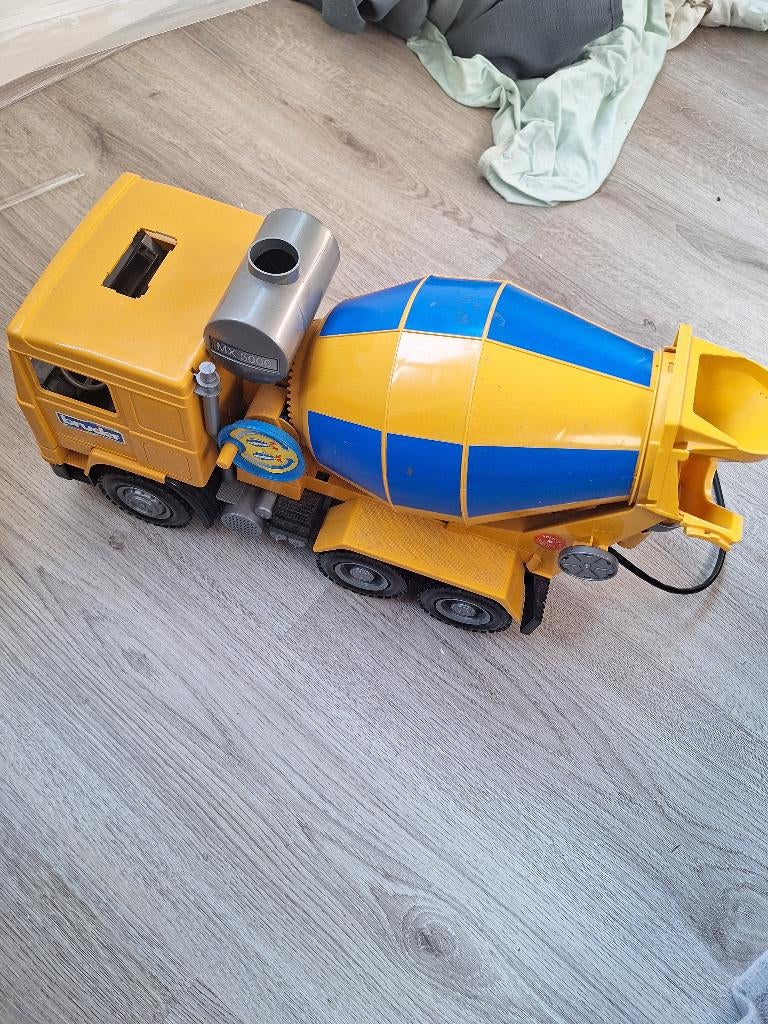 Bruder cement auto, Ophalen, Zo goed als nieuw