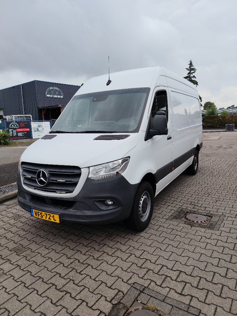 Mercedes-Benz Sprinter 314CDI L2H2 AUT Cruise MBUX RWD vol, Auto's, Automaat, Dealer onderhouden, 2565 kg, Wit