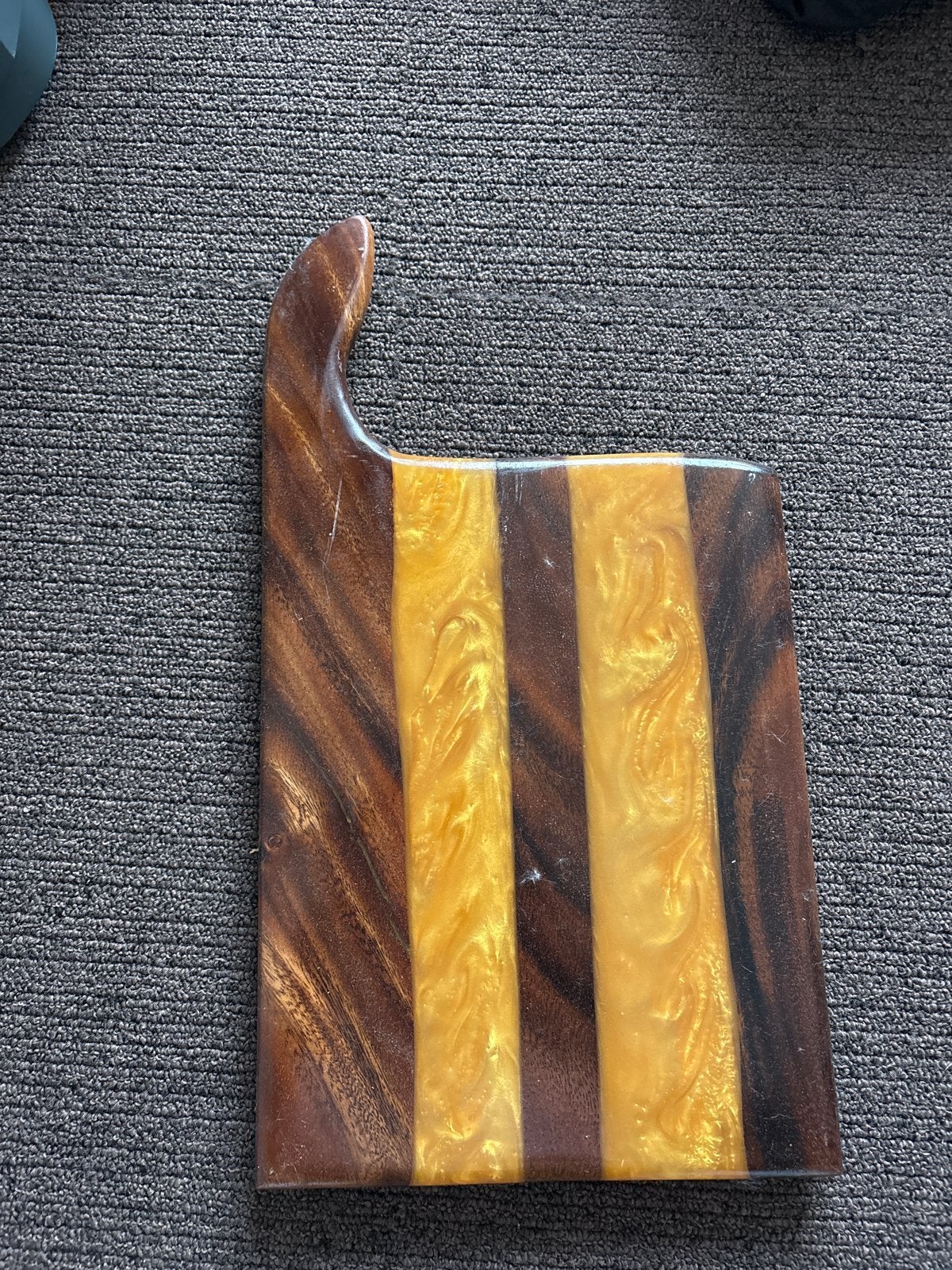 Unieke houten snijplank met epoxy accenten, Hout, Snij-/serveerplank, Nieuw, Ophalen of Verzenden