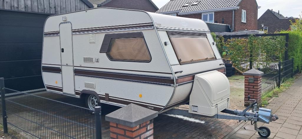 Caravan Hobby ADX 440 1982 5 persoons, Standaardzit, Hobby, Dwars-stapelbed, Particulier