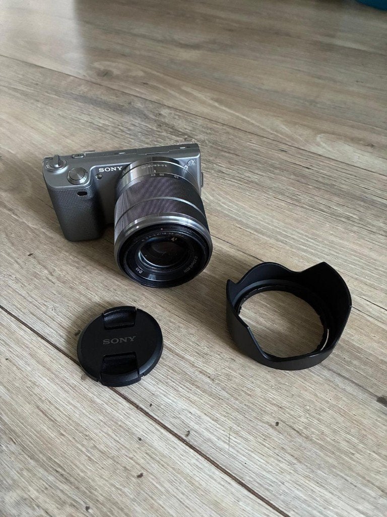 Sony NEX-5 Systeemcamera met 18-55mm lens, accu's en lader, Audio, Tv en Foto, Fotocamera's Digitaal, Kantelbaar/draaibaar scherm