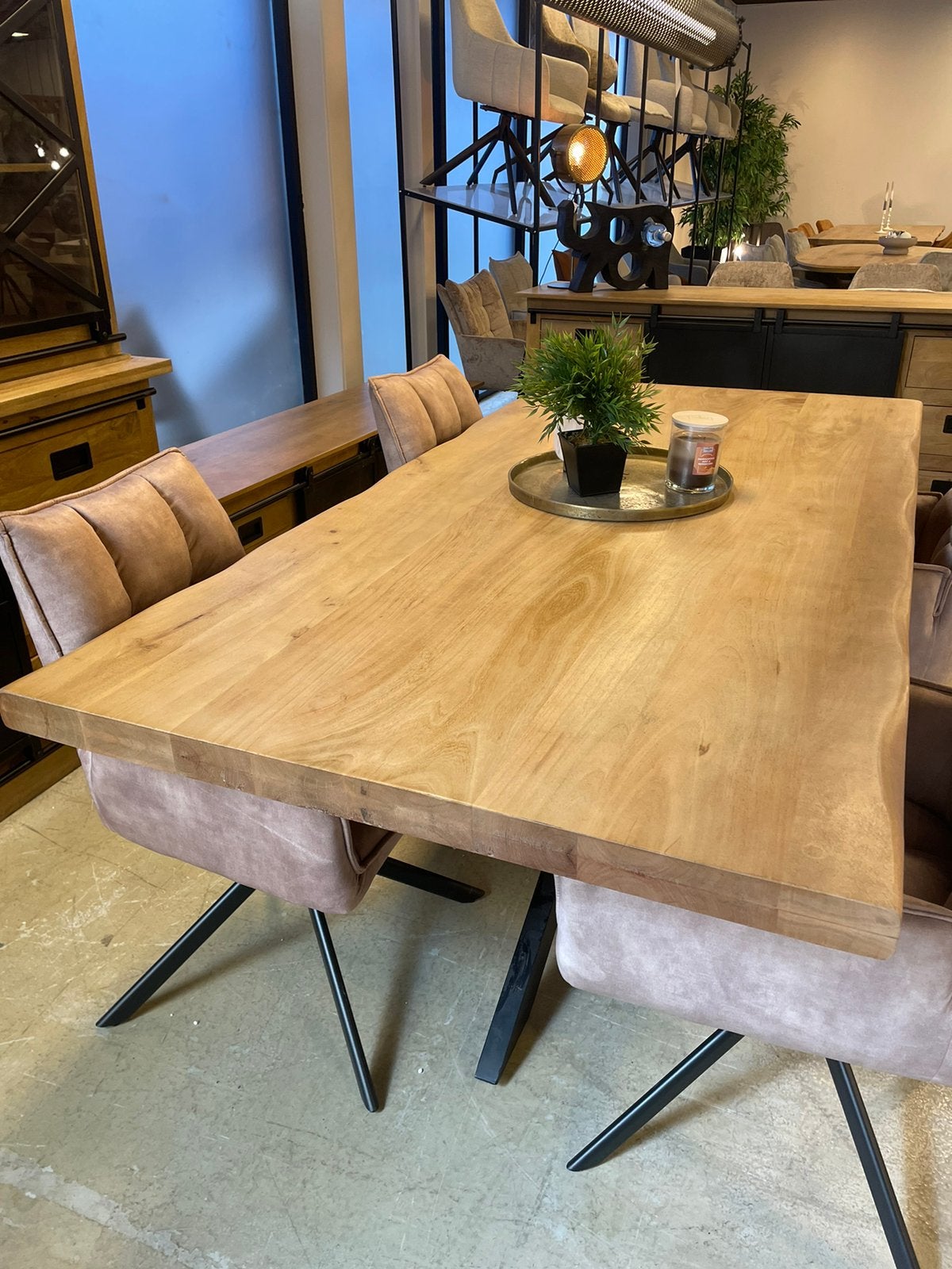 VOORRAAD 325 BOOMSTAM EDGE TAFEL CHEFMEUBEL LEEGVERKOOP, Bruin, Nieuw, Ophalen of Verzenden, Modern