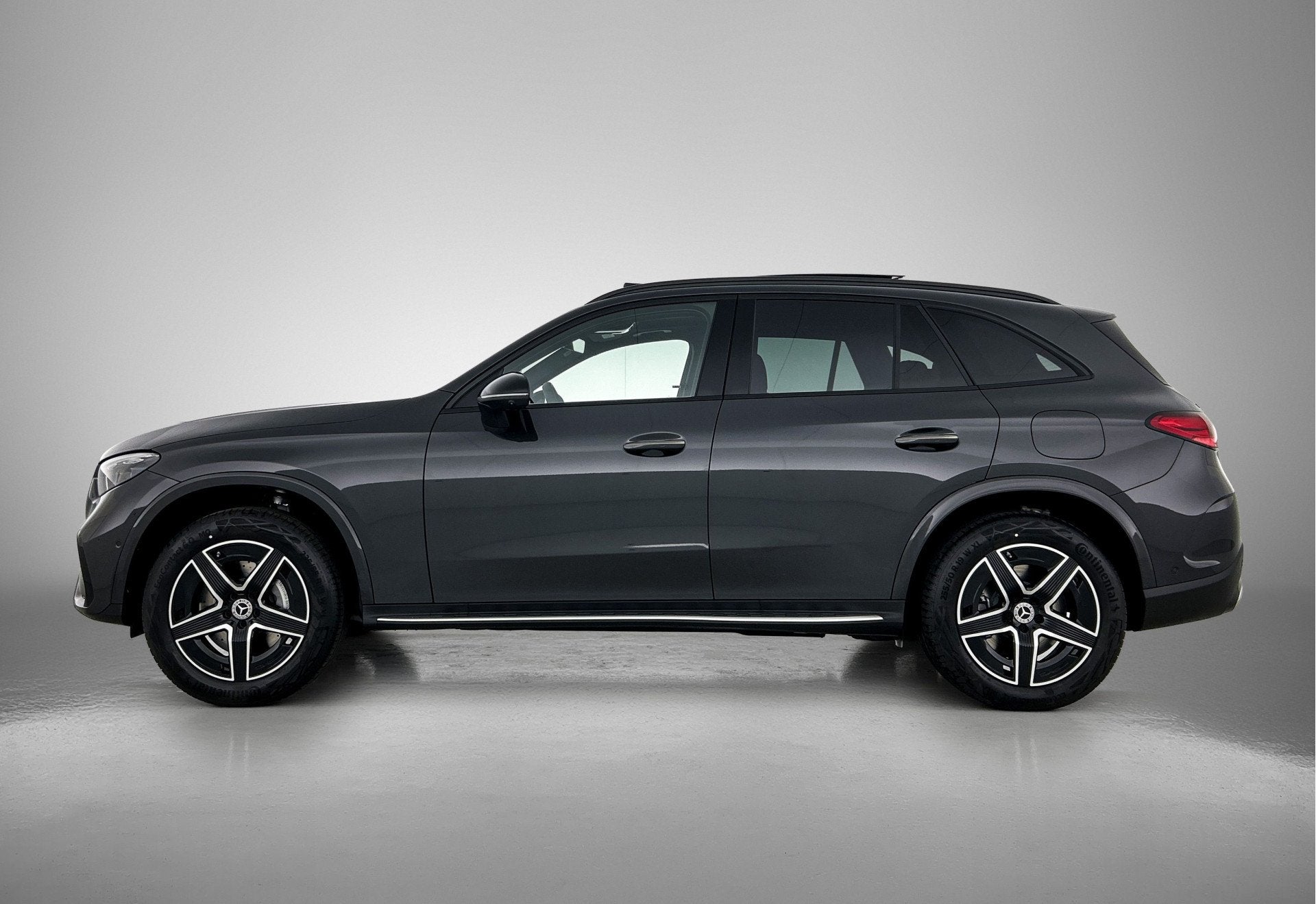 Mercedes-Benz GLC 300e 4MATIC Business Solution AMG | Premiu, Auto's, Zwart, 2255 kg, Plug-in hybride, 313 pk
