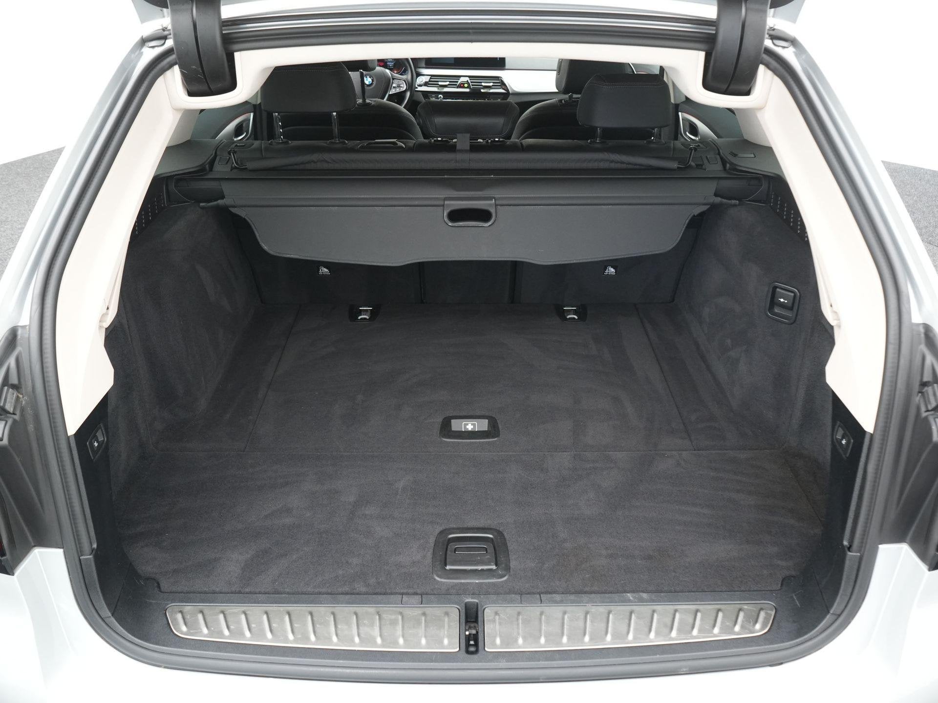 Foto 40 van BMW 5-serie Touring 520i High Executive