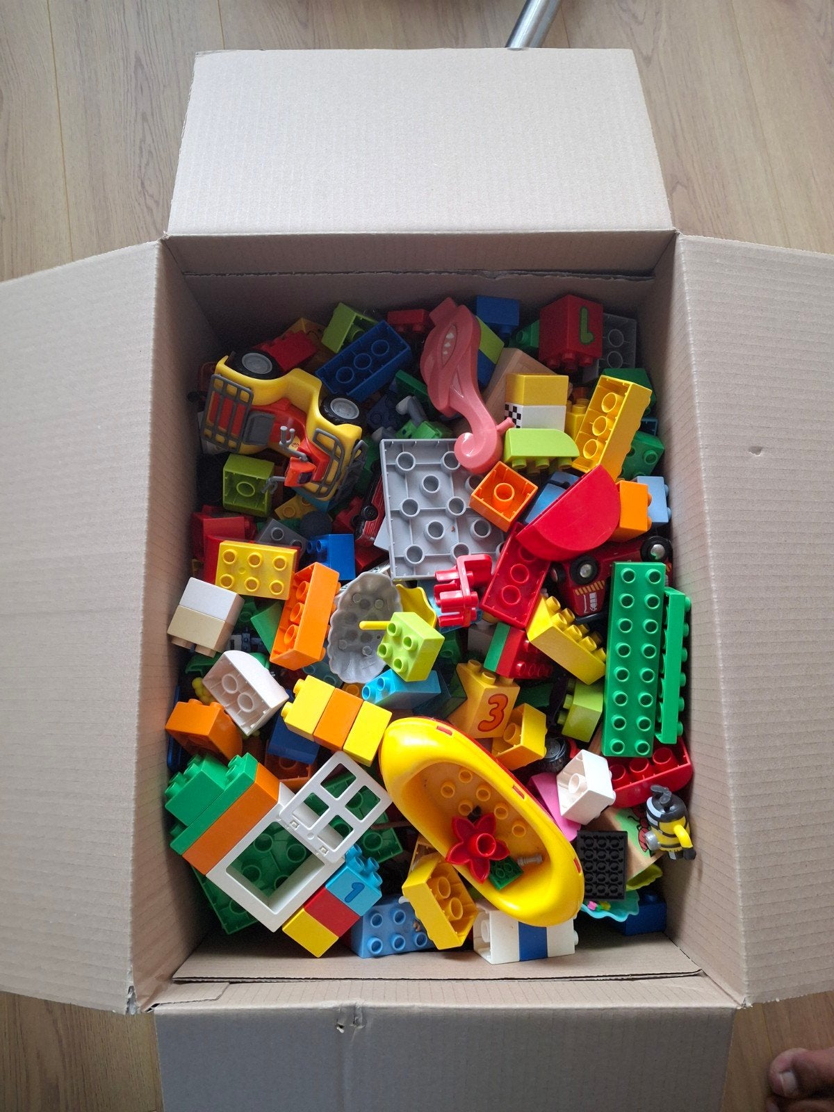 Grote verhuisdoos vol Duplo bouwstenen, Gebruikt, Inclusief extra onderdelen, Ophalen of Verzenden, Duplo
