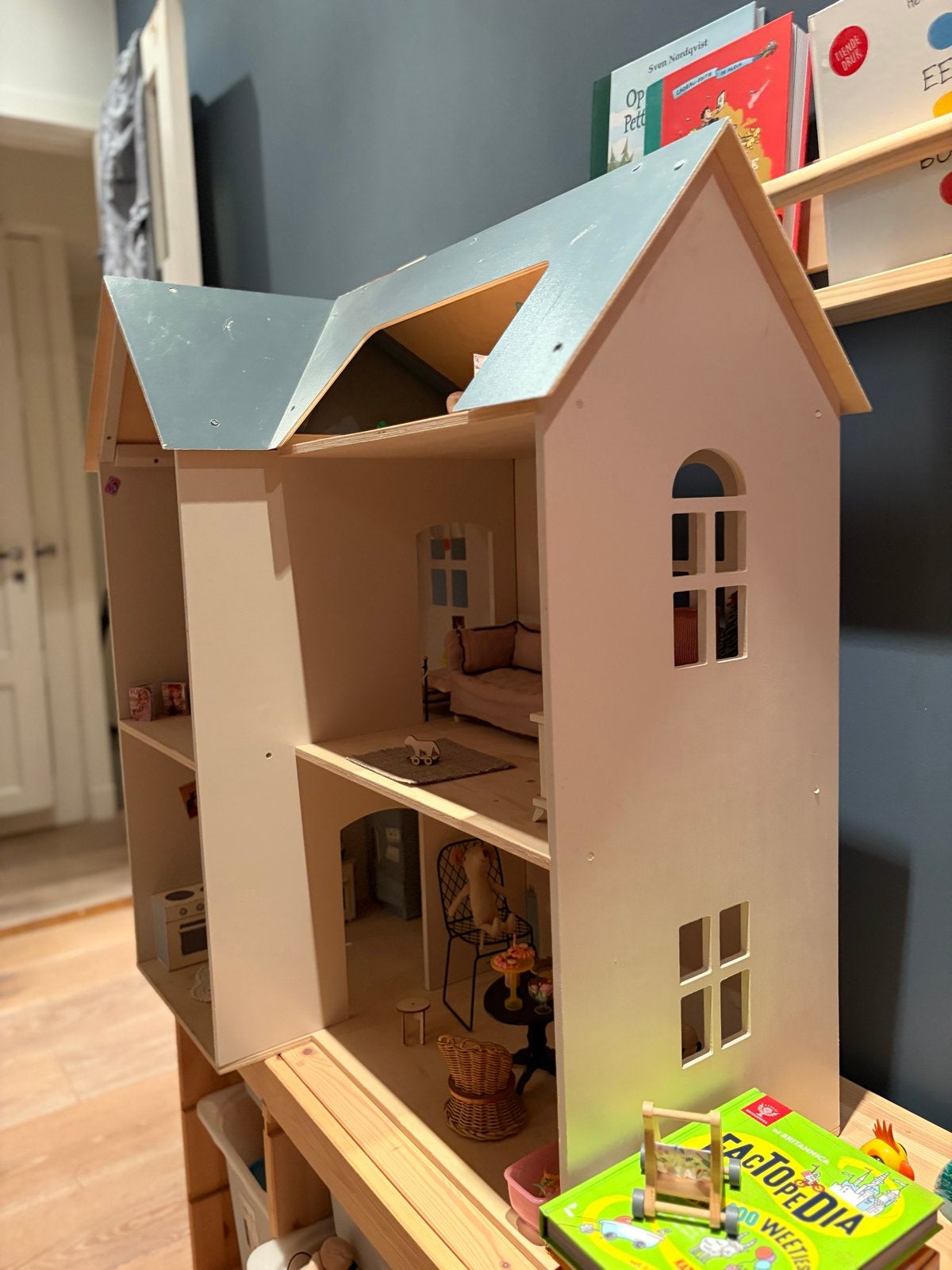 Groot Houten Muizenhuis / Poppenhuis met Meubels