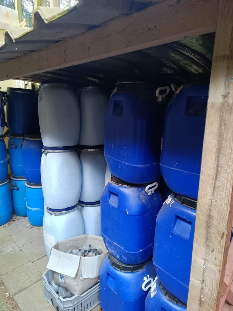 Opslagvat / Voerton, Minder dan 75 liter, Ophalen, Zo goed als nieuw, Kunststof