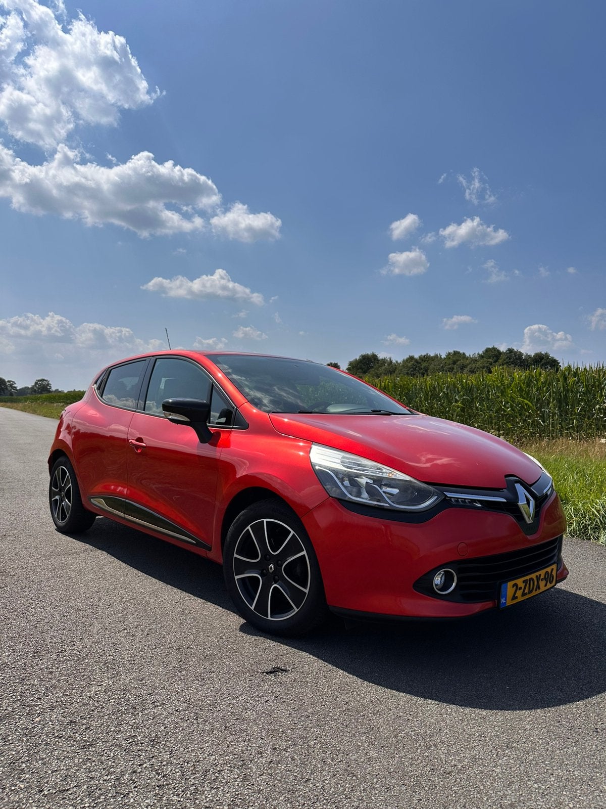 Renault Clio 0.9 TCE 89PK 5-DRS | TREKHAAK | CRUISE, Voorwielaandrijving, Stof, 40 €/maand, Zwart