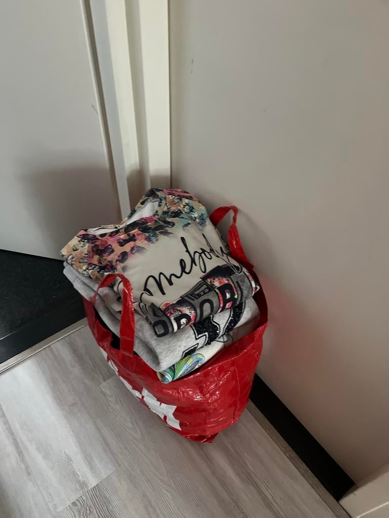 Diverse kleding in rode tas maat 50/xxxl/xxl, Kleding | Dames, Ophalen, Gedragen