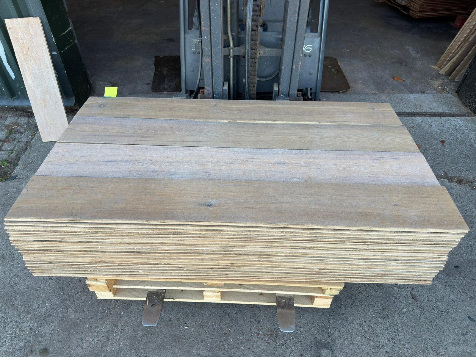 Eiken vloer 29 m2 multivloer 24 cm breed 2 cm dik top 6 mm, Ophalen, Gebruikt, Vloerdelen of -planken, 10 m² of meer