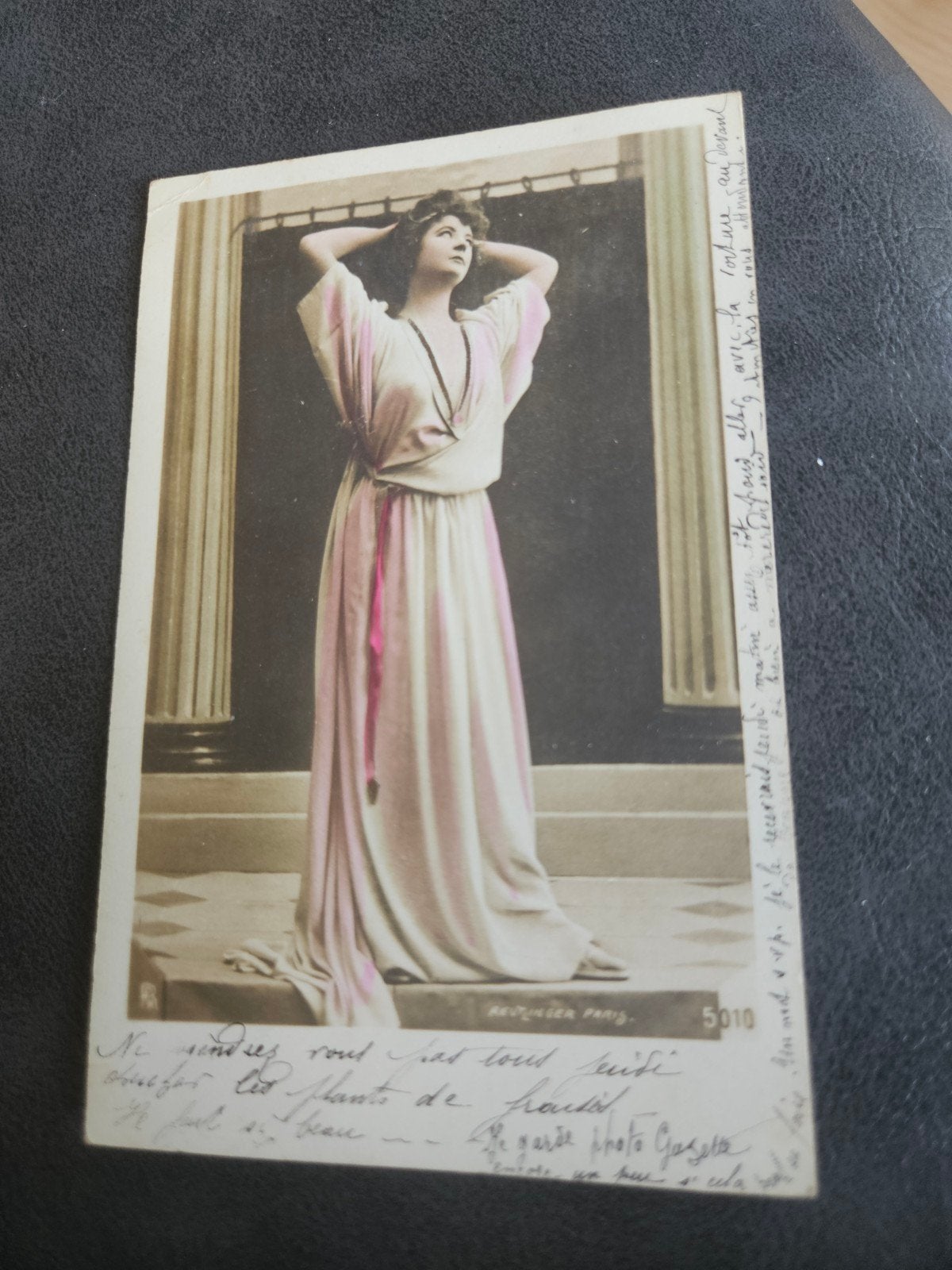 Brocante   Ansichtkaart - Elegante Dame (1900-1920), Ophalen of Verzenden