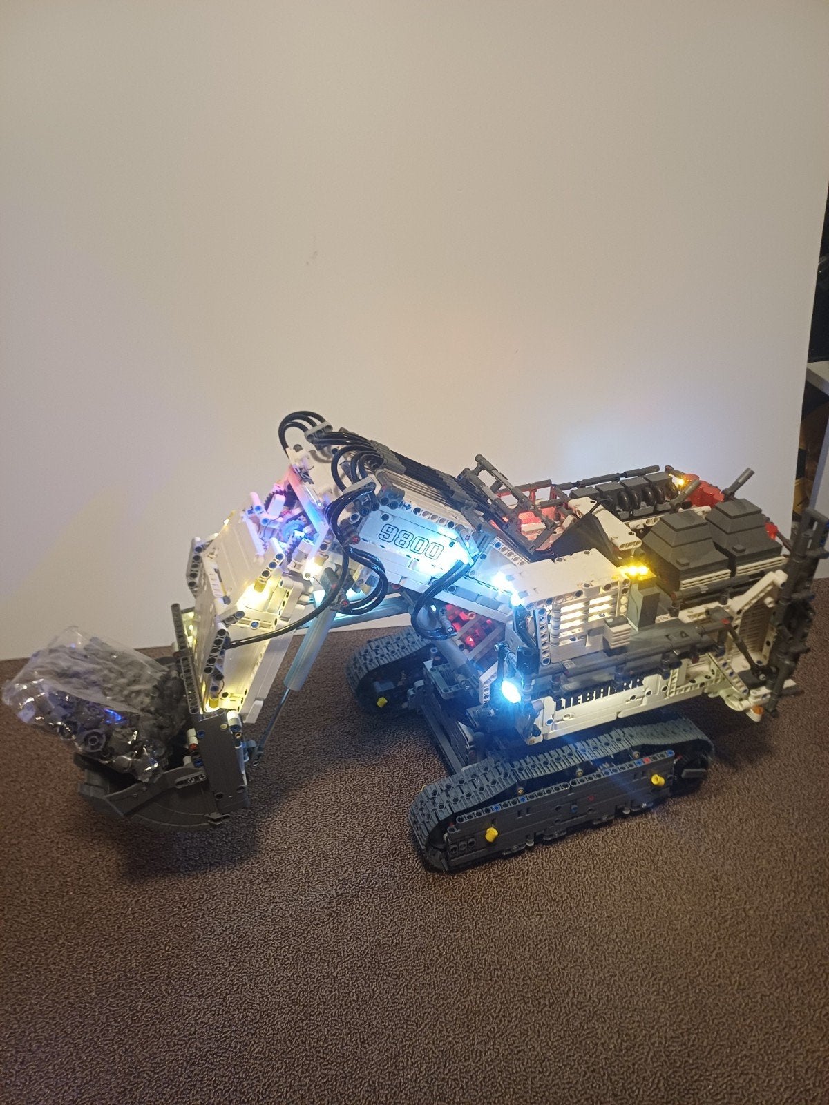 Lego Technic 42100 Liebherr R 9800 met verlichting, Ophalen of Verzenden, Zo goed als nieuw