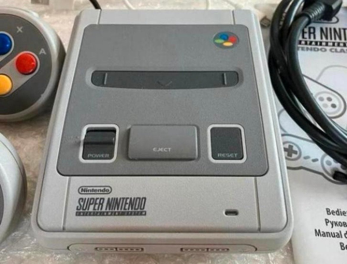 Foto 4 van Super Nintendo Classic Mini met 455 games (ZGAN)