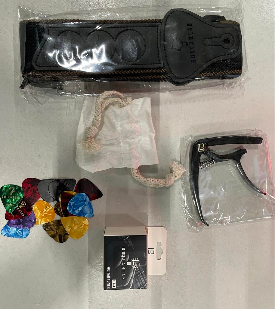Gitaar Accessoires Set: Band, Capo, Tuner, Plectrums, Muziek en Instrumenten, Snaarinstrumenten | Gitaren | Elektrisch, Zo goed als nieuw