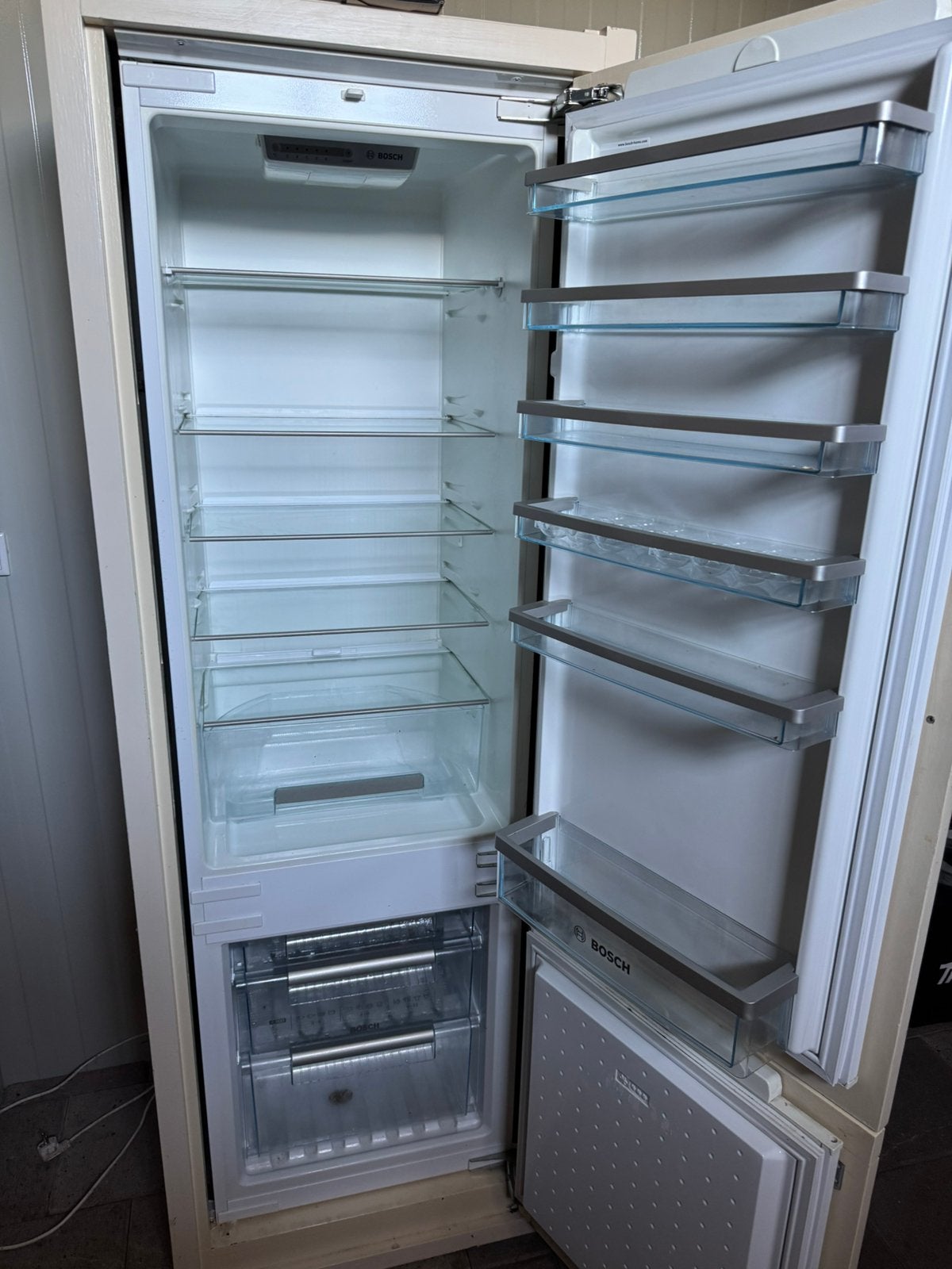 Inbouw koel/vries combinatie van het merk bosch, Witgoed en Apparatuur, Ophalen, Minder dan 60 cm, 160 cm of meer, Zo goed als nieuw