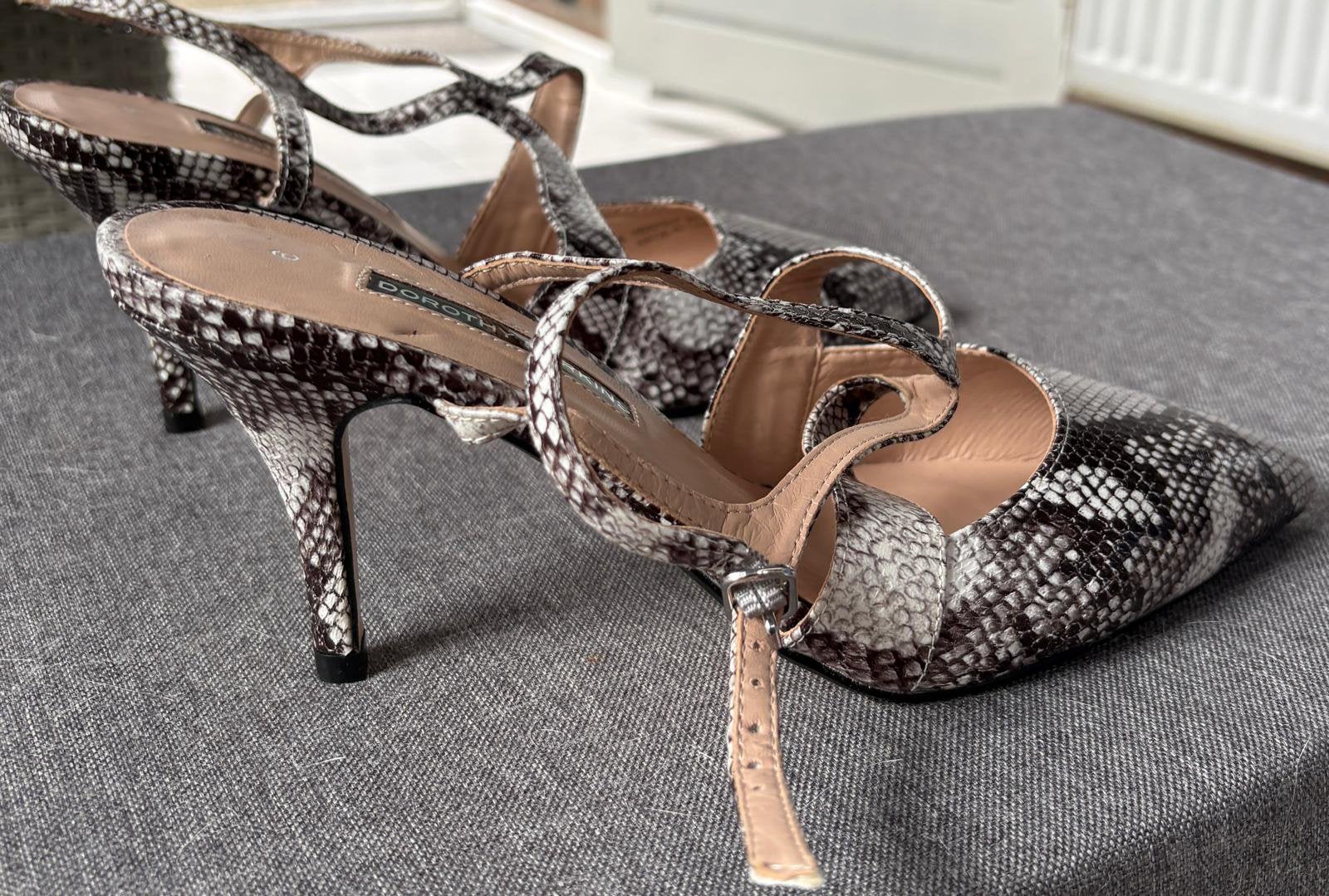 Koopje ! NIEUWE schoenen met hoge hak. Maat 39, Ophalen of Verzenden, Zo goed als nieuw, Schoenen met hoge hakken