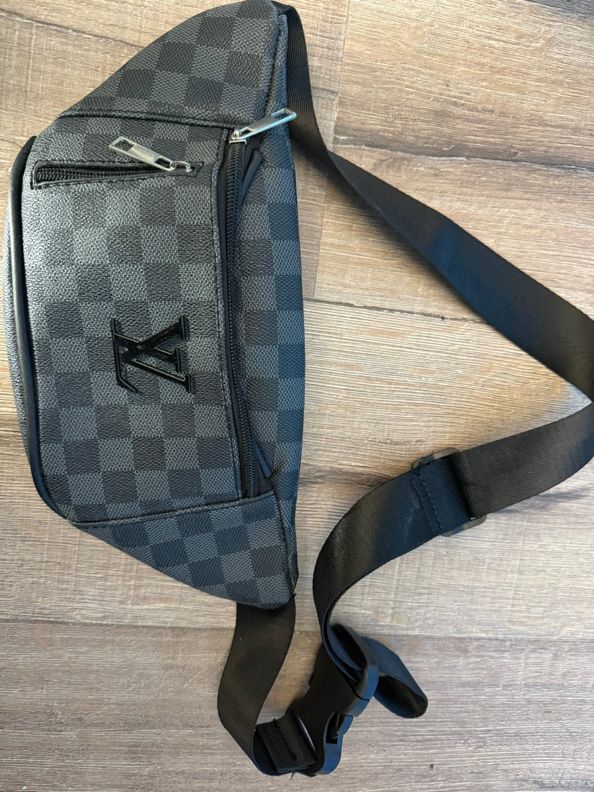 Buiktasje/schoudertasje Louis Vuitton, Ophalen of Verzenden, Zo goed als nieuw, Zwart, Overige merken