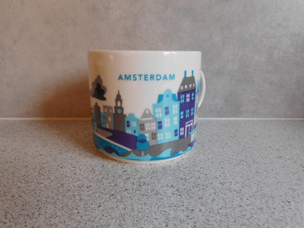Mok 414 ml. 2023 Amsterdam You are Here Starbucks, Huis en Inrichting, Keuken | Servies, Ophalen of Verzenden, Zo goed als nieuw