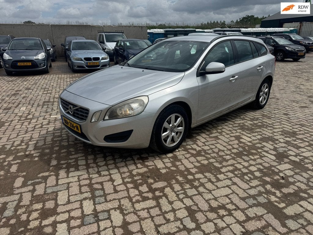 Volvo V60 1.6 D2 Kinetic / nette staat / exportprijs!, Auto's, Volvo, Voorwielaandrijving, Euro 5, Stof, Gebruikt
