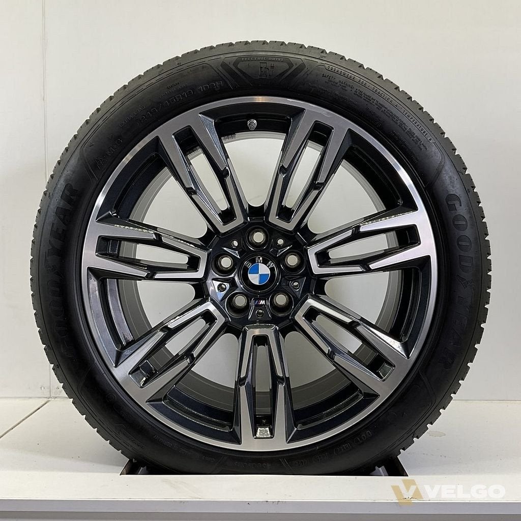 BMW 5 SERIE G60 I5 G60 SET VELGEN + 4 SEASON BANDEN 19 INCH, Auto-onderdelen, 19 inch, -, -, Banden en Velgen