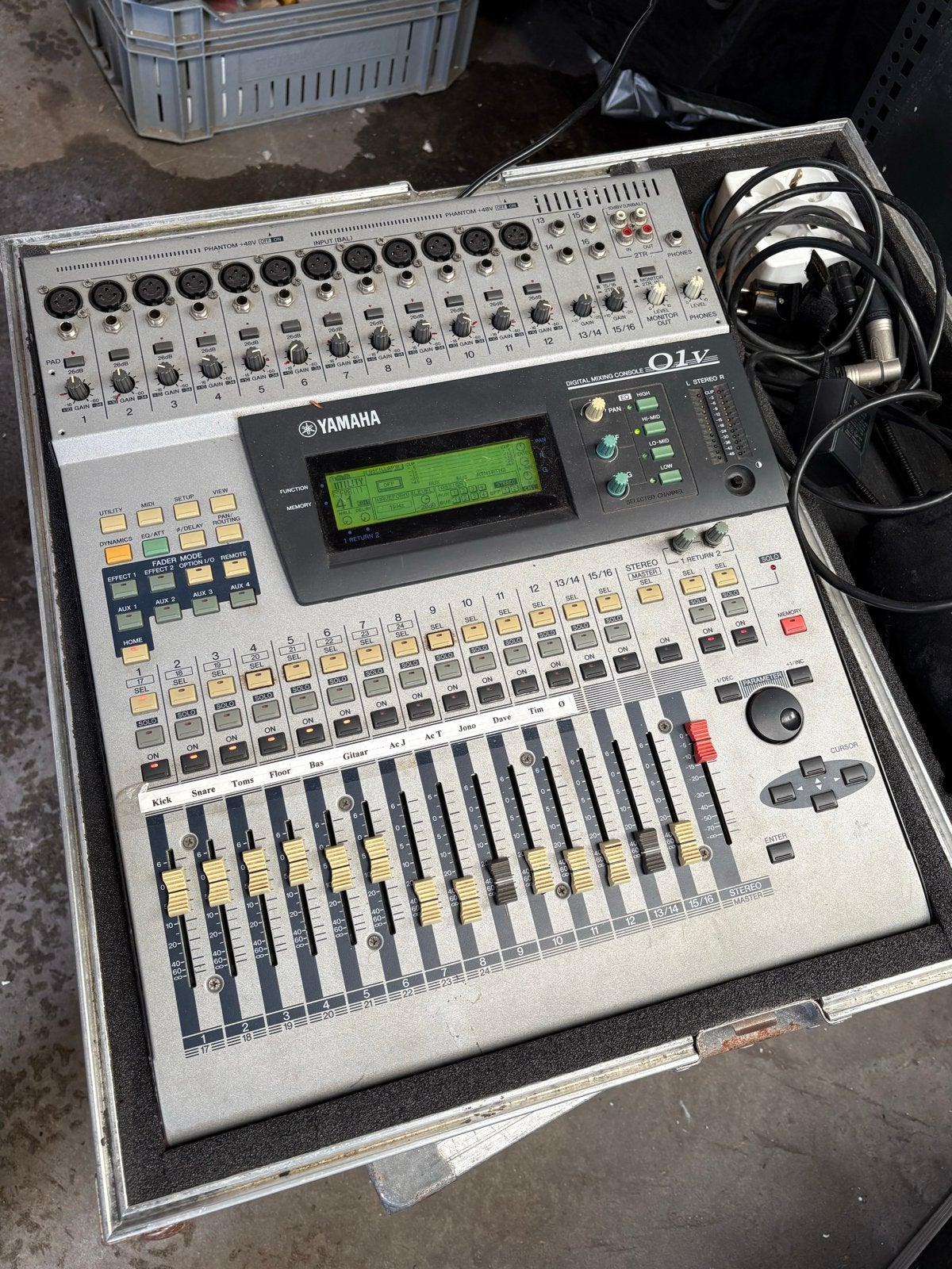 Yamaha O1V digitale mixer met flightcase, Muziek en Instrumenten, Mengpanelen, Ophalen of Verzenden, Gebruikt, 10 tot 20 kanalen