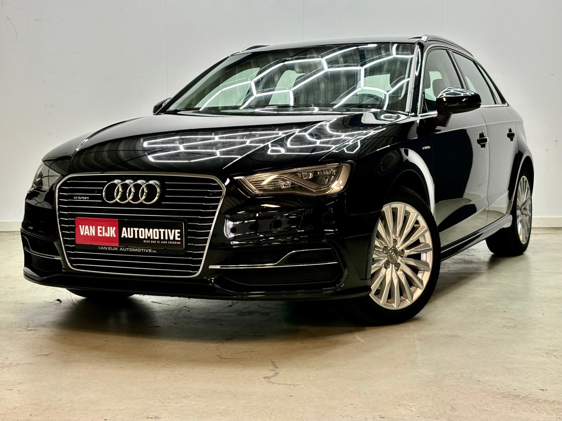 Audi A3 Sportback 1.4 E-tron Sport Pano € 8000,= aan verni, Auto's, Audi, 8 kWh, Gebruikt, Euro 6, 4 cilinders