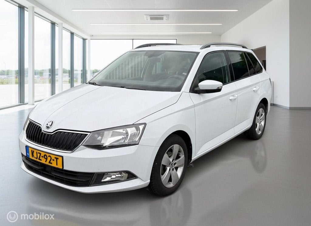 Skoda Fabia Combi 1.2 TSI First Edition Style Airco|Navi|Tre, Gebruikt, Euro 6, 4 cilinders, Wit