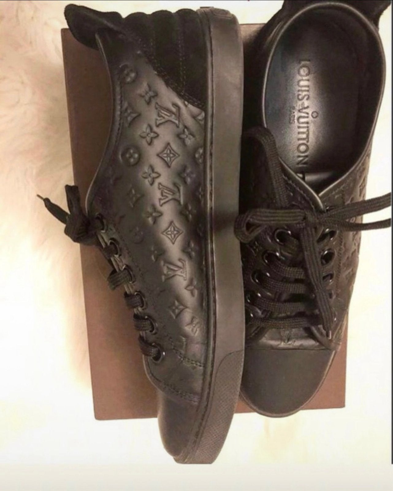 Louis Vuitton Zwarte Leren Sneakers - Maat 38,5/39, Zwart, Ophalen of Verzenden, Sneakers of Gympen, Gedragen