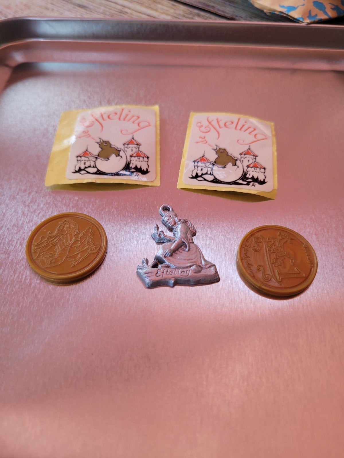 Efteling verzamelobjecten: hanger, munten en stickers, Verzamelen, Efteling, Ophalen of Verzenden, Gebruikt, Overige typen