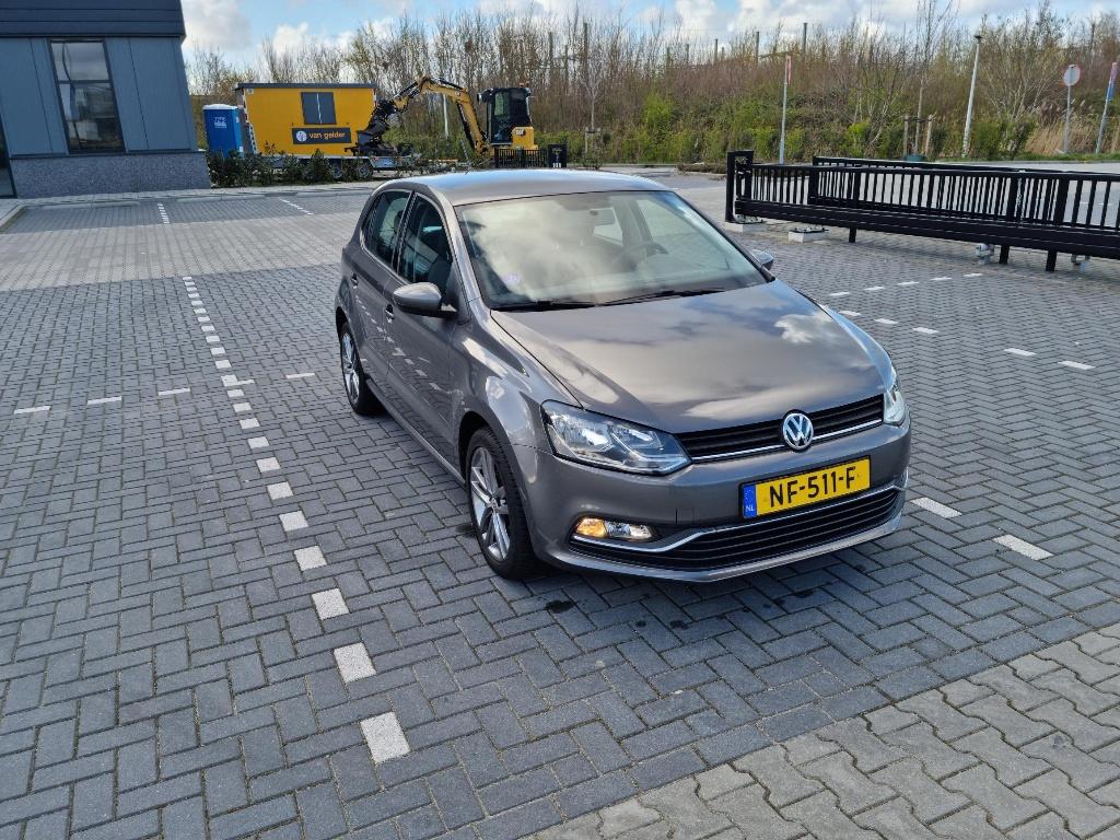Volkswagen Polo 1.2 TSI 90 PK Apple carplay/ Android auto, Auto's, Volkswagen, Voorwielaandrijving, 40 €/maand, Zwart, 4 cilinders