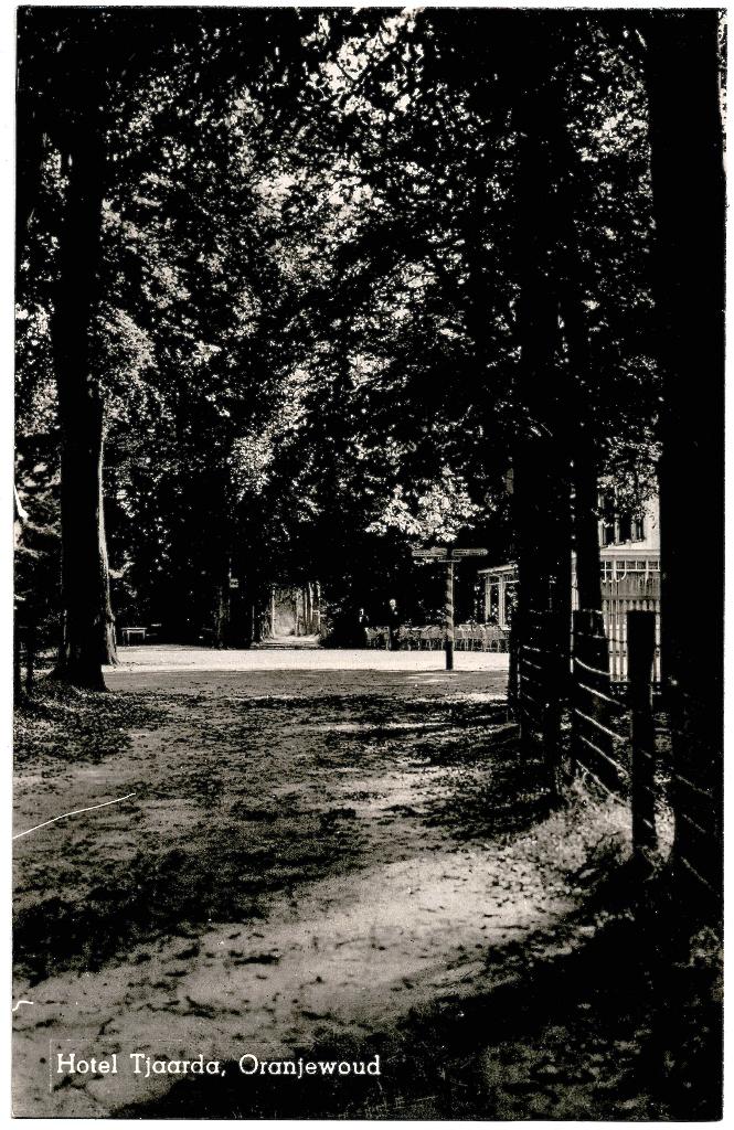 Oranjewoud Fr, Hotel Tjaarda, gelopen 1944, richtprijs 3,==, Verzamelen, Verzenden, 1940 tot 1960, Gelopen, Friesland