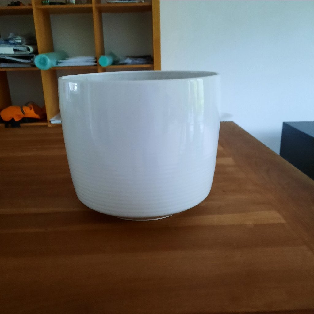 Witte keramieken bloempot met ribbel (21 cm h/doorsnee 24,5), Ophalen, Gebruikt, Rond, Binnen