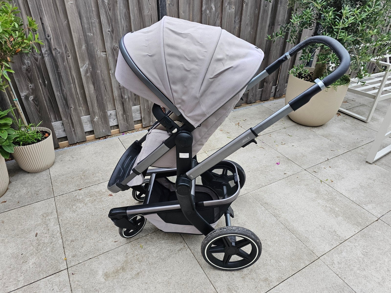 Joolz Day+ Sage Green, Maxi Cosi, voetenzak en regenhoes, Gebruikt, Verstelbare duwstang, Ophalen, Kinderwagen
