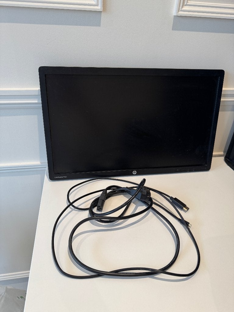 HP monitor met bureau arm, Computers en Software, Monitoren, Ophalen of Verzenden, Zo goed als nieuw, Overige typen, Onbekend