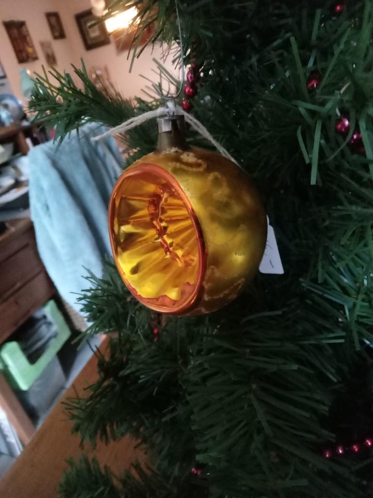 oude glazen kerstbal model deukbal knal oranje iets gesuiker, Diversen, Kerst, Ophalen of Verzenden, Gebruikt