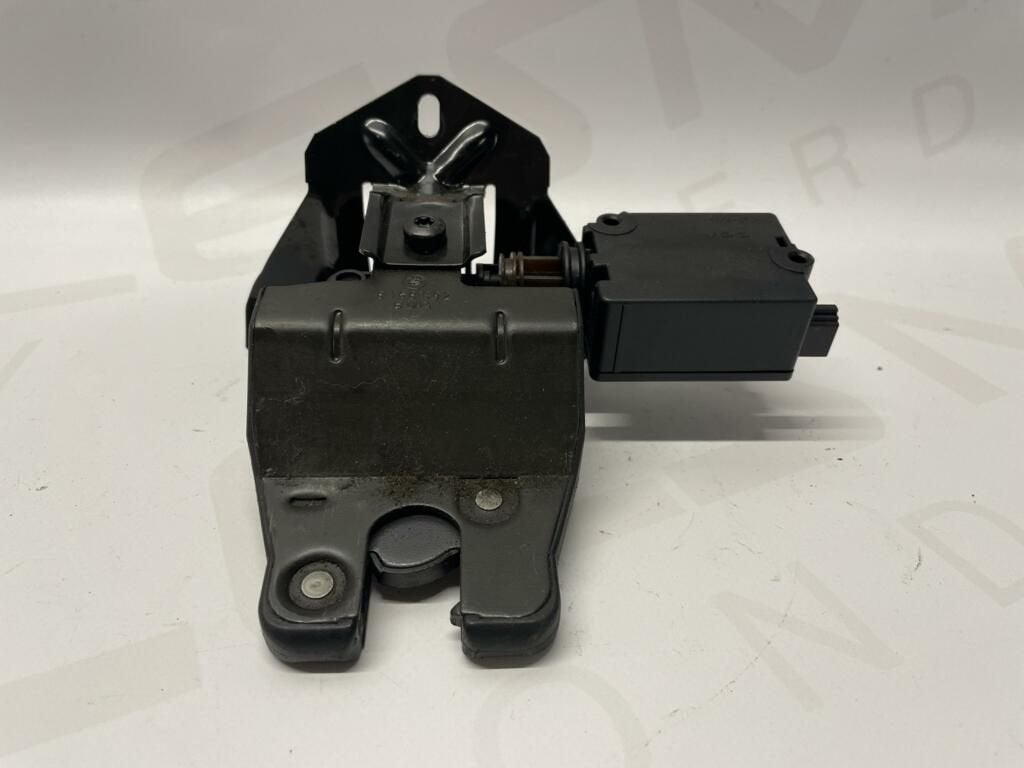 Achterklep slotmechanisme BMW E39 8168892, Auto-onderdelen, Carrosserie en Plaatwerk, BMW, Gebruikt, Ophalen of Verzenden