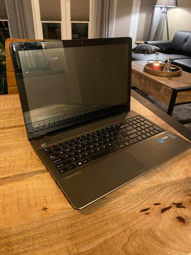 Medion laptop met touchscreen met lader, Ophalen of Verzenden, Gebruikt