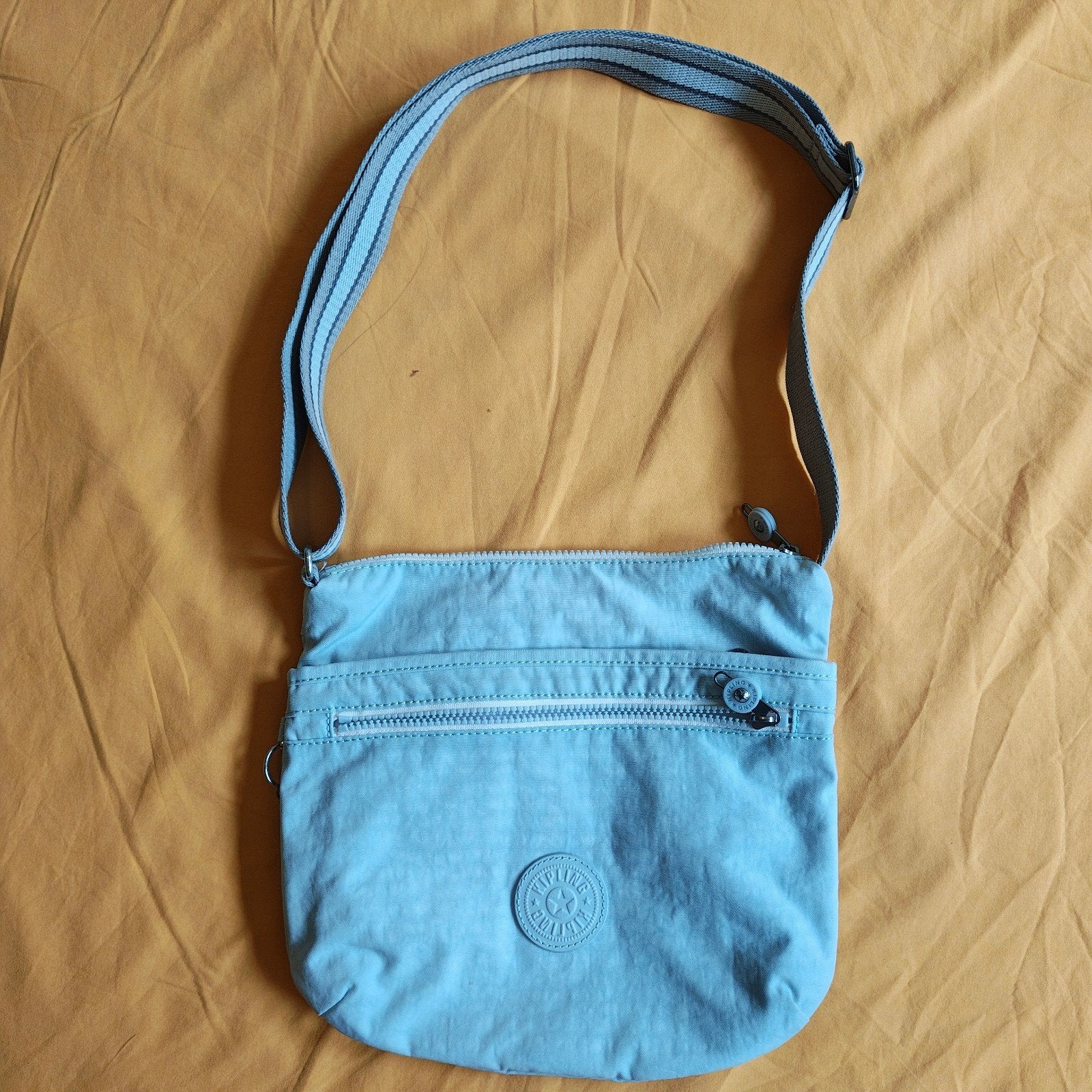 Kipling Schoudertasje - Lichtblauw 29cm x27 cm, Ophalen of Verzenden, Zo goed als nieuw, Blauw, Schoudertasje