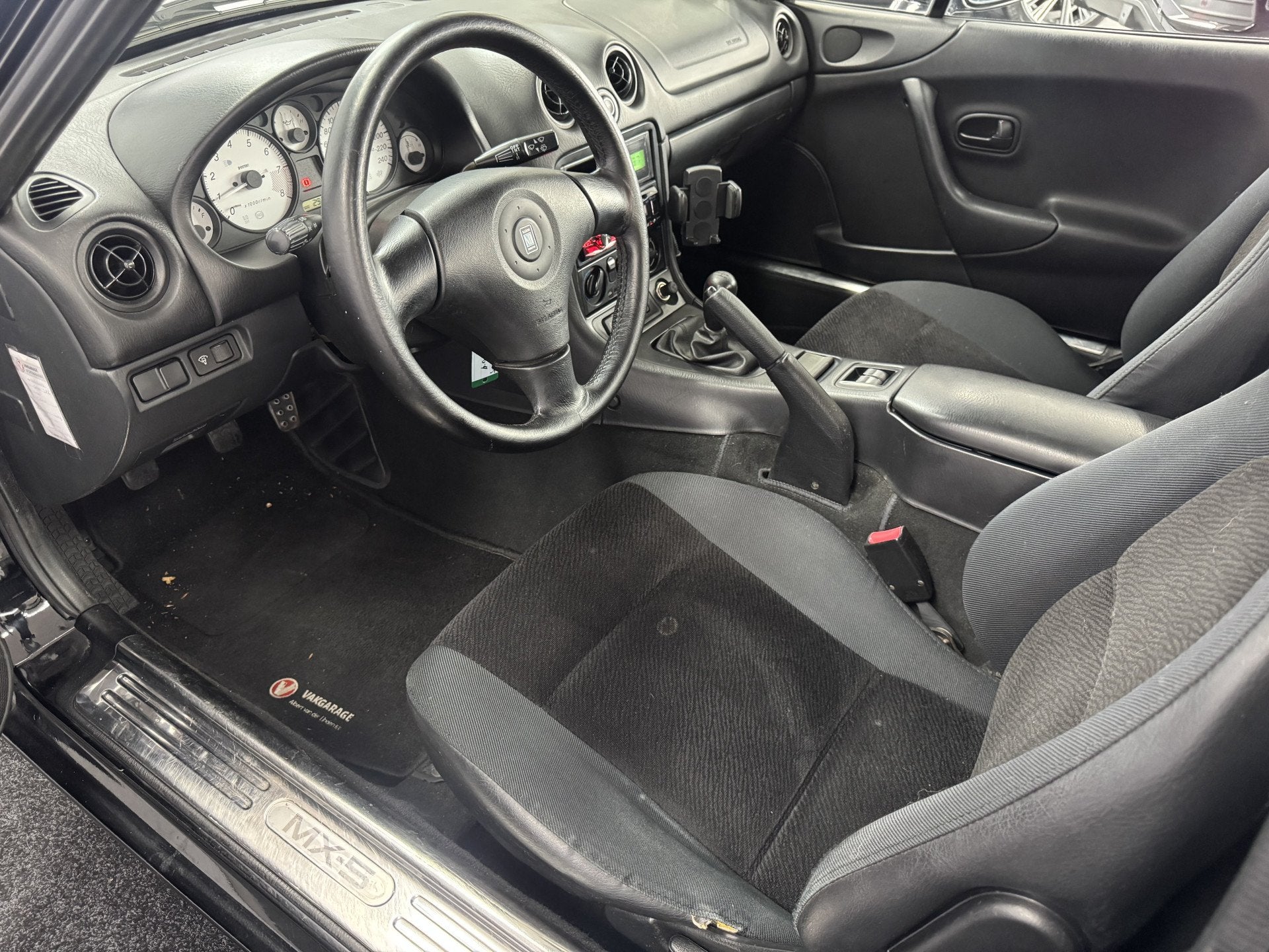 Mazda MX-5 1.6i Hardtop (bj 1999), Achterwielaandrijving, Cabriolet, Zwart, Bedrijf