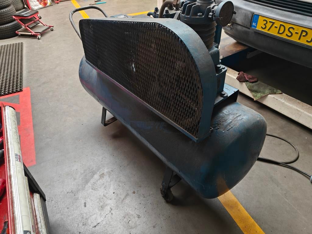Compressor 250 L Wilhelm Poppe groot krachtstroom, 100 liter of meer, Ophalen, Gebruikt