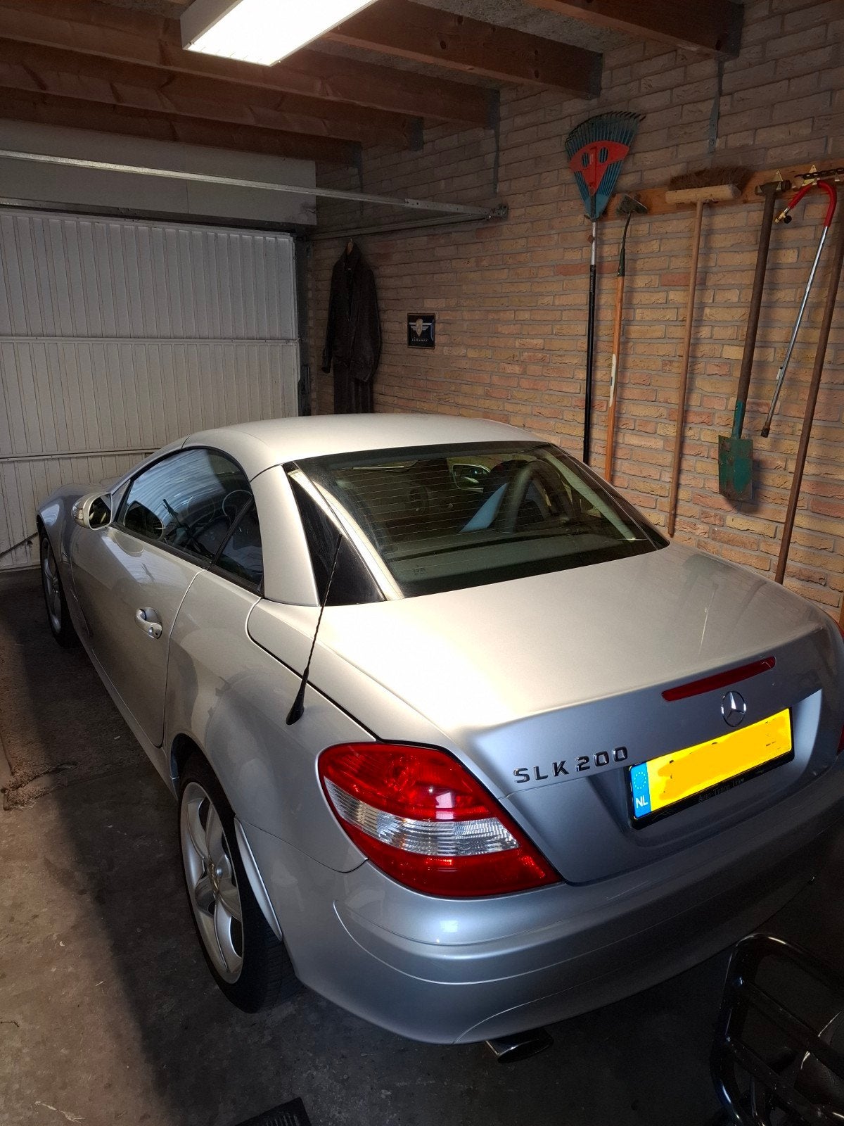 Te koop Mercedes Benz SLK 200, Voorwielaandrijving, 1300 kg, Zwart, 4 cilinders