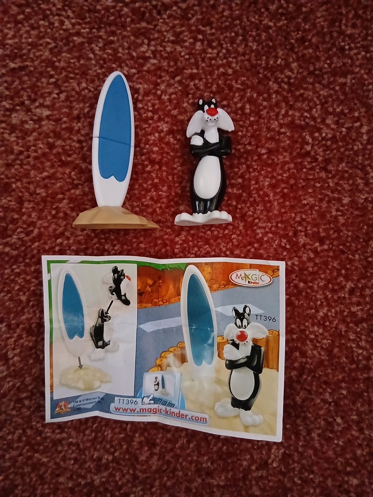 Kinder Surprise Sylvester figuur met surfplank TT396, Ophalen of Verzenden, Hardplasticfiguren