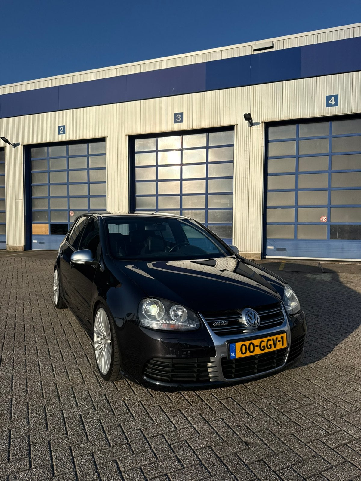 Volkswagen Golf 3.2 V6 184KW R32 5D 4M 2007 Zwart, Auto's, Volkswagen, Zwart, 3189 cc, Zwart, Leder