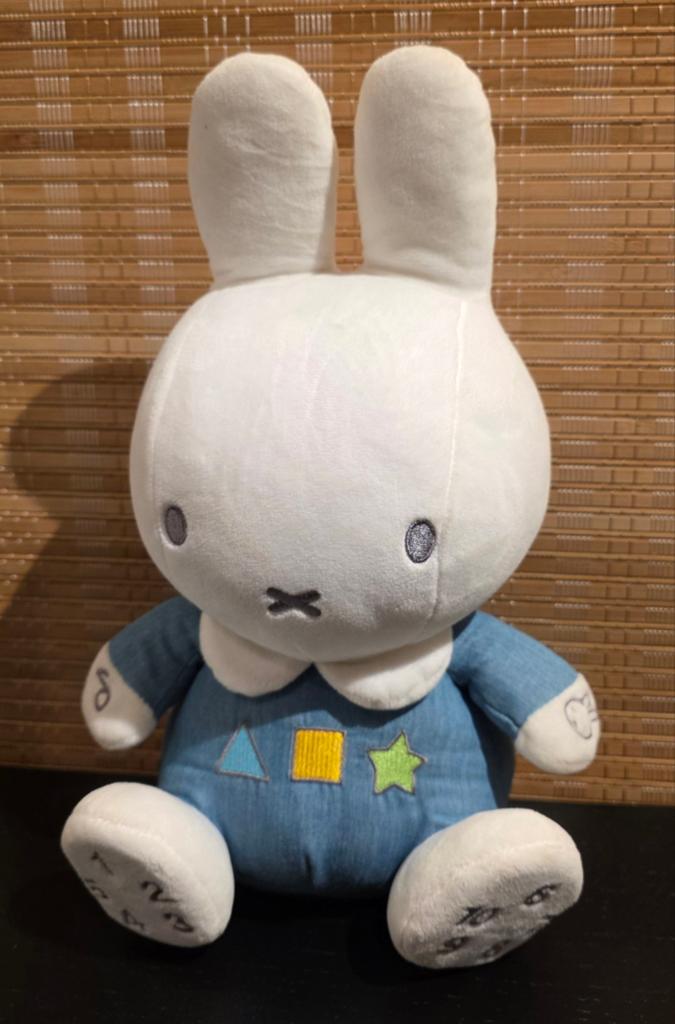 Nijntje knuffel met denim tuinbroek en vormen, Konijn, Nijntje, Ophalen of Verzenden, Zo goed als nieuw